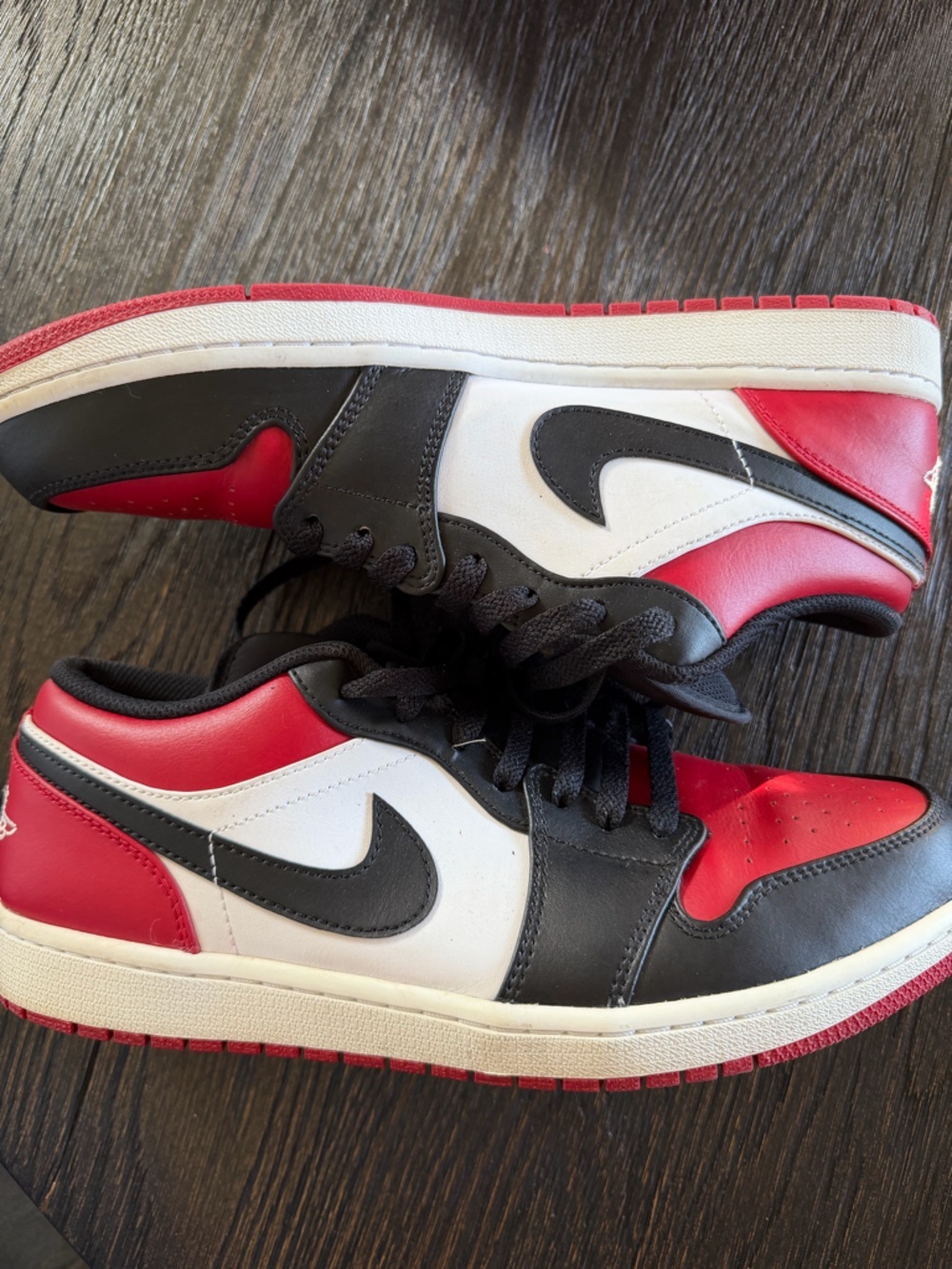 Nike Jordan 1 Low Bred Toe Size 11 Gym Red White Black Chicago